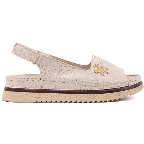 GOODIN Beige platform sandals with a pin Cene
