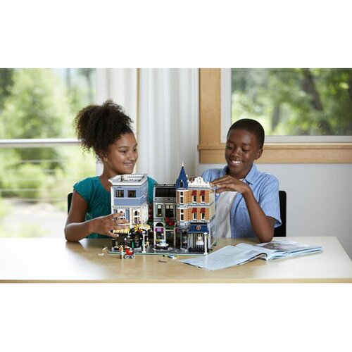 Lego Creator Expert 10255 Glavni mestni trg Slike