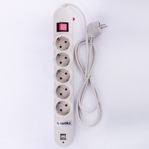  Produžni strujni kabl sa 5 šuko utičnica, punjač sa 2 USB porta, prenaponska zaštita, dužine 1.8m, svetleći prekidač, AC 230V - 7A, pakovanje za maloprodaje Cene