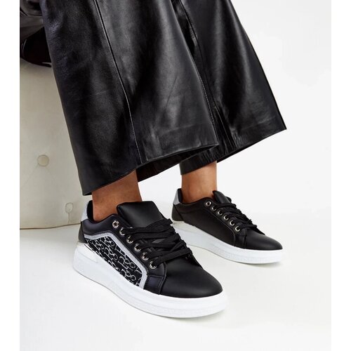 D/CEO White trainers Justar Cijene