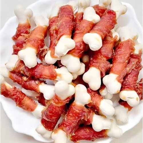 Kozmo žvakalica za pse kost od kalcijuma obmotana pačetinom, 500g Slike