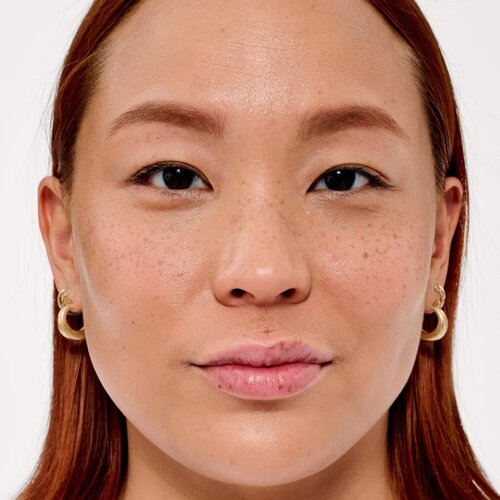 Benefit The POREfessional Foundation tekoči puder z učinkom osvetljevanja z niacinamidom odtenek 21C Dynamic 30 ml Slike