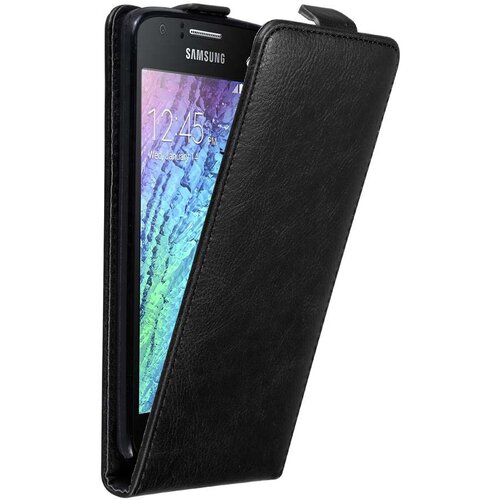 Cadorabo Ohišje, združljivo z Samsung Galaxy J1 2015 v nočna črna - Zaščitni ovitek v obliki flipa z magnetnim zapiranjem, (20559038) Cene