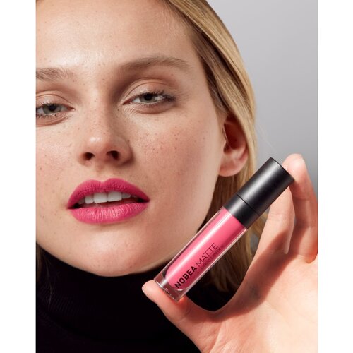 NOBEA Day-to-Day Matte Liquid Lipstick mat tekoča &amp;scaron;minka odtenek Raspberry Red #M06 7 ml Slike