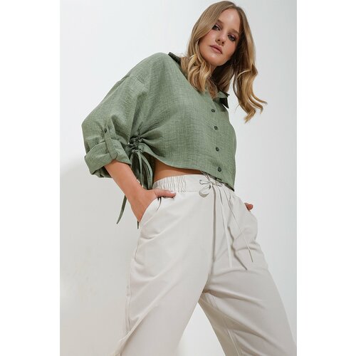 Trend Alaçatı Stili Women's Khaki Gathered Melange Linen Crop Shirt Slike