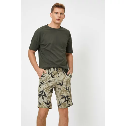 Koton Men's Green Floral Patterned Pocket Shorts