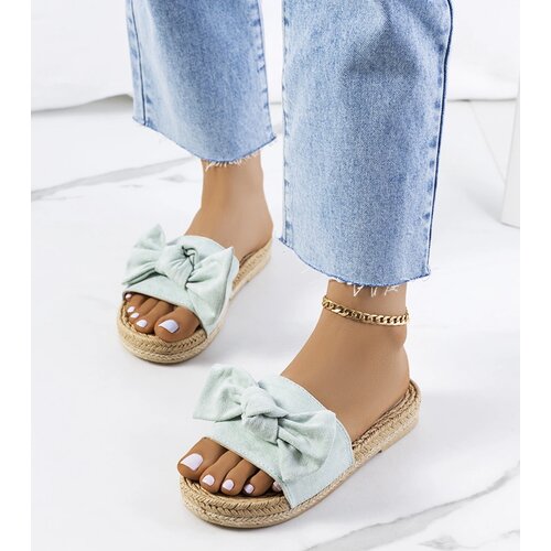  Green flip-flops with a bow Madelen Cene