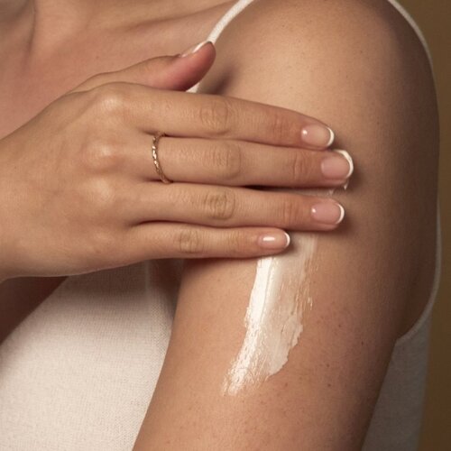 JOYFUL Hand & Body Cream hranjiva krema za ruke i tijelo s mirisom Wild blackcurrant 120 ml Cijene