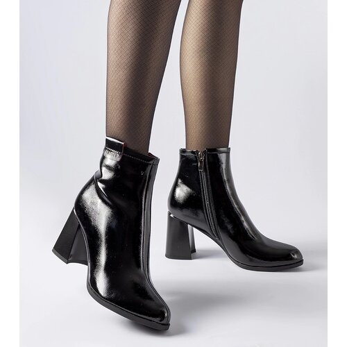 Gemre Black insulated patent ankle boots Carcare Slike
