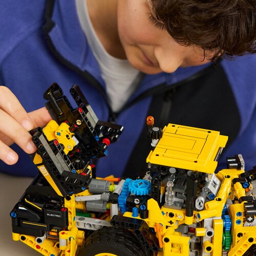 Lego LEGO&amp;reg; Technic - Volvo L120 Električni utovarivač (42209) Slike