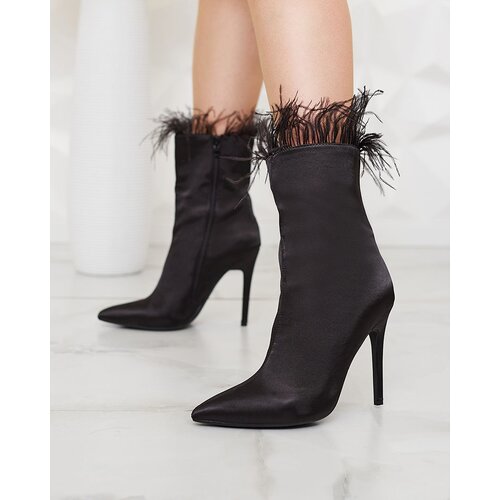 Resti Black women's feather boots Wenelika Cene