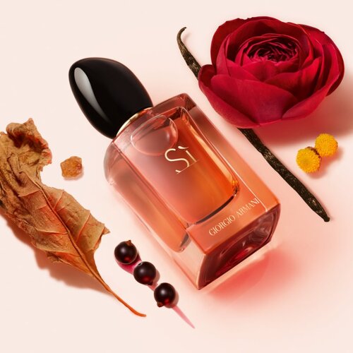 Giorgio Armani S&amp;igrave; Intense 2021 parfemska voda 30 ml za žene Slike