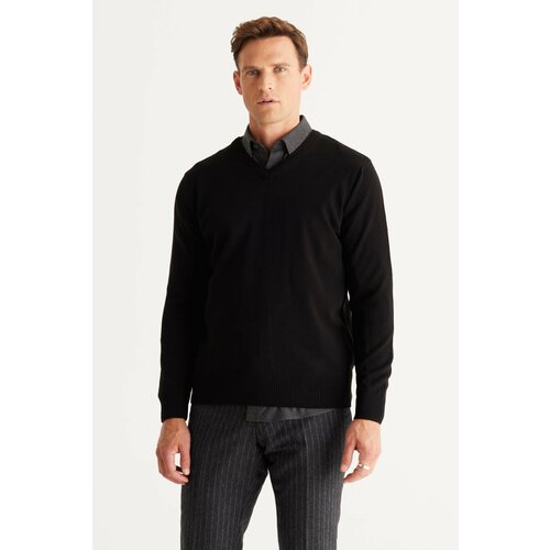ALTINYILDIZ CLASSICS Men's Black Standard Fit Normal Cut V-Neck Knitwear Sweater. Slike