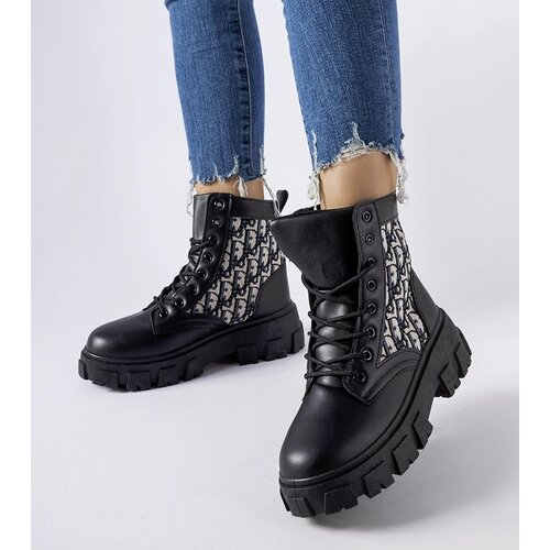 Gemre Black ankle boots with decorative inscriptions Madelene Cene