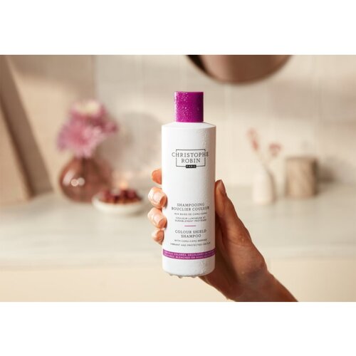 Christophe Robin Color Shield Shampoo with Camu-Camu Berries hranilni &amp;scaron;ampon za barvane lase in lase s prameni 250 ml Slike