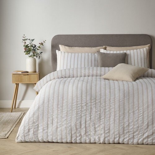 Catherine Lansfield Bež enojna posteljnina 135x200 cm So Soft Seersucker Stripe &amp;ndash; Slike
