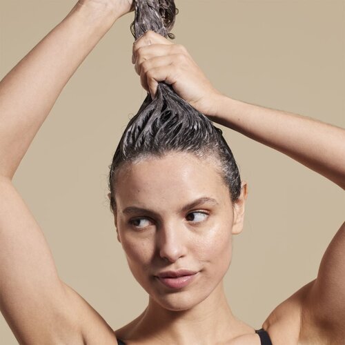Payot Essentiel Solid Biome-Friendly Shampoo trdi &amp;scaron;ampon za vse tipe las 80 g Slike