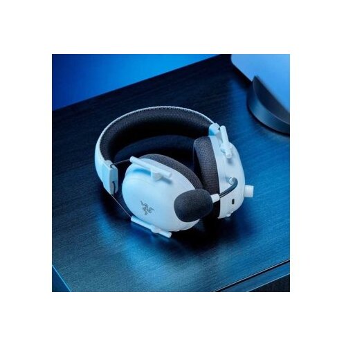 Razer BlackShark V2 Pro for PlayStation - Wireless Console esports Headset - White - EU + ANZ Packaging Slike