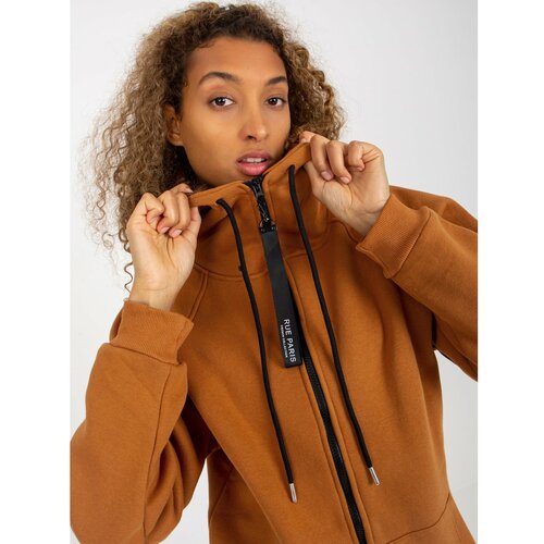 Fashion Hunters Light brown basic sweatshirt with pockets RUE PARIS Slike
