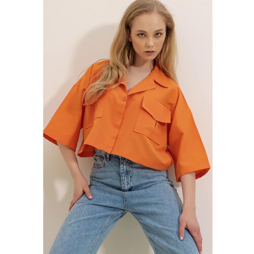 Trend Alaçatı Stili Women's Orange Envelope Pocket Crop Poplin Shirt Cene