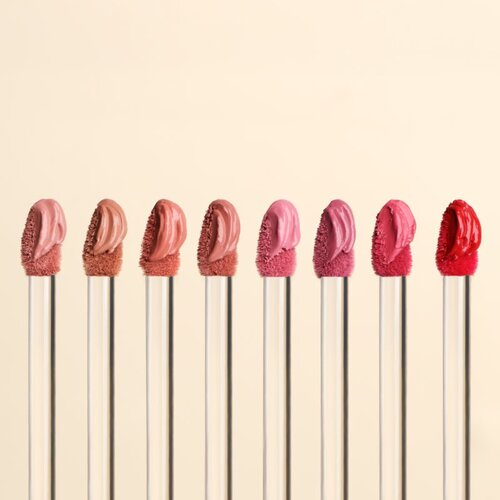 Eveline Cosmetics Celebrity Lips Matte Liquid lagani tekući mat ruž za usne nijansa 08N 4 ml Slike