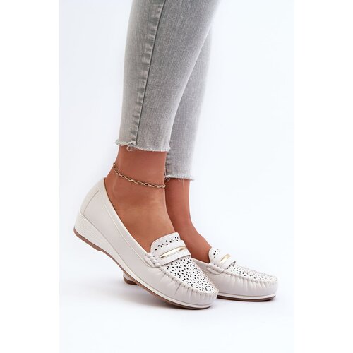 Kesi Women&amp;#039;s loafers with an openwork pattern made of eco leather, dusty white Nassnema Slike