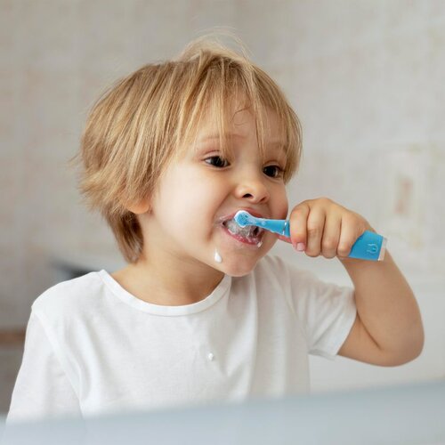 Foreo ISSA&amp;trade; 4 Baby električna zobna &amp;scaron;četka za otroke od rojstva do 3 let Bubble Blue 1 kos Slike