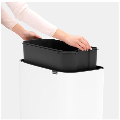 Brabantia Bo Touch Bin 36 L z vložkom iz umetne mase - Bela Slike