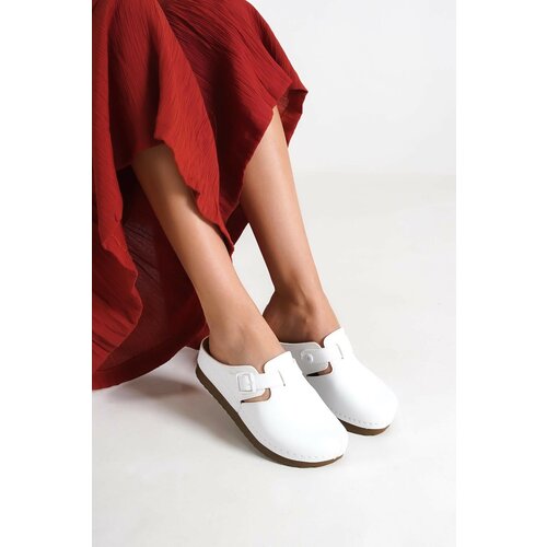 Capone Outfitters Mules - White - Flat Cene