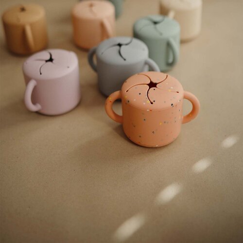 Mushie Baby Snack Cup skodelica za malico Blush 1 kos Slike