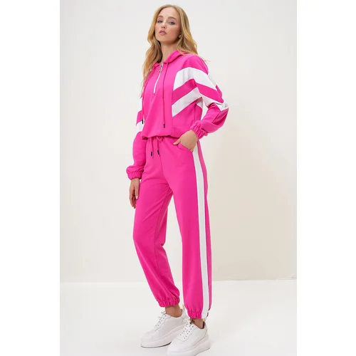 Trend Alaçatı Stili Women's Fuchsia Hooded Half Zippered Sweatshirt and Elastic Leg Tracksuit Set