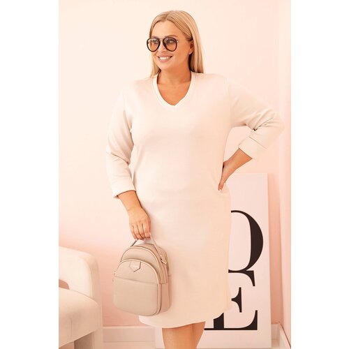 Kesi Włoski Plus Size women&amp;#039;s dress in butter color with a V-neck and beige sleeves Slike