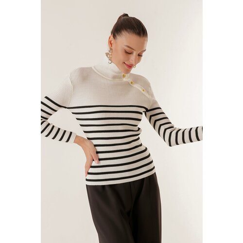 By Saygı Blazer Striped Off-the-Shoulder Turtleneck Sweater Slike