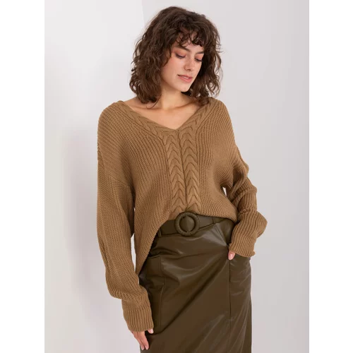 Fashion Hunters Classic camel sweater with cuffs