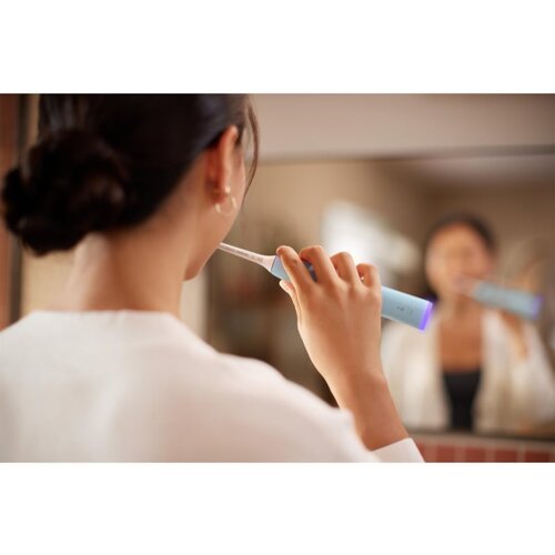 Philips Sonicare 6100 HX7406/01 sonična električna zobna &amp;scaron;četka Light Blue 1 kos Slike