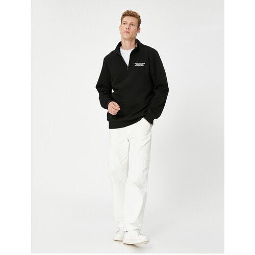 Koton Half-Zip Sweatshirt with a slogan printed, Standing Collar Long Sleeved. Slike