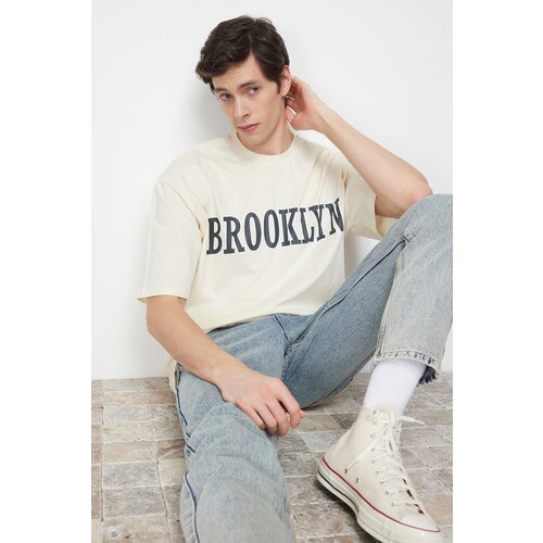 Trendyol Stone Men's Oversize/Wide-Fit Fluffy Brooklyn City-Text Print 100% Cotton T-Shirt Slike
