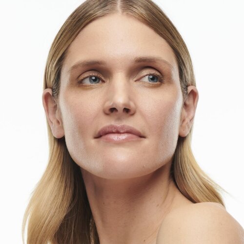 MAC Cosmetics Studio Radiance Serum-Powered Foundation vlažilni tekoči puder odtenek NW22 30 ml Slike