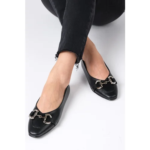 Mio Gusto Aretha Black Color Women's Flat Shoes with Flat Toes with Chain Accessories.