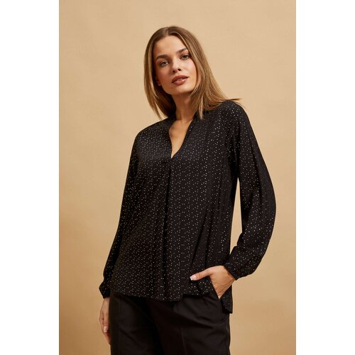 Moodo T-shirt with a V-neck. Slike