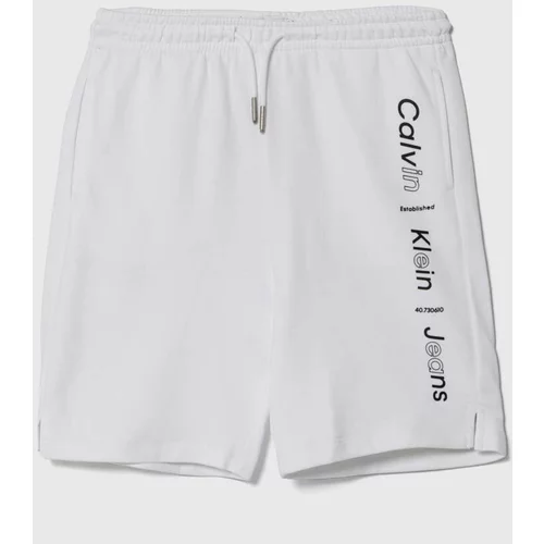 Calvin Klein Jeans Otroške bombažne kratke hlače bela barva