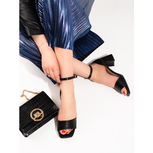 SHELOVET Classic black sandals on a low post Slike