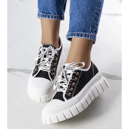 D/CEO Black trainers Beat Slike
