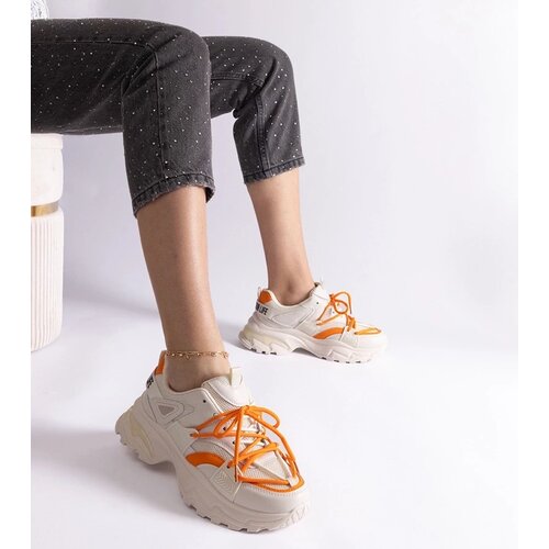 D/CEO White trainers Justar Cene