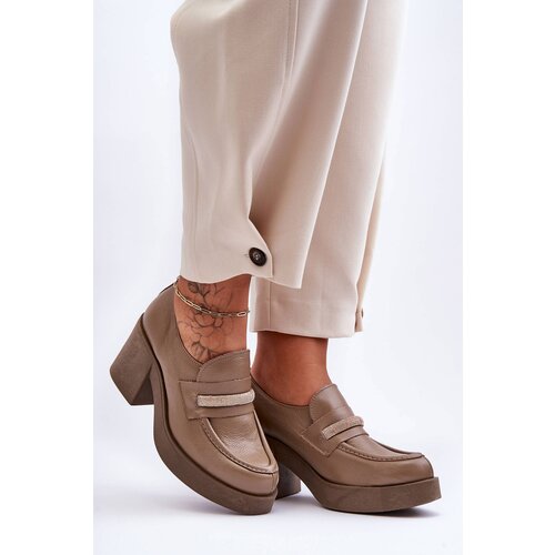Kesi leather shoes on the post with dark beige gelanor decoration Slike