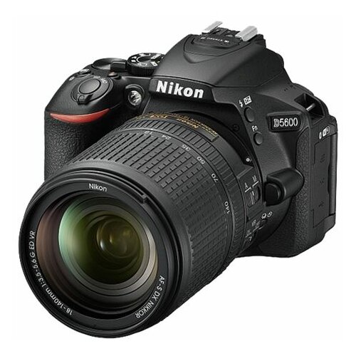 Nikon D5600 + AF-S DX 18-140 f/3.5-5.6G ED VR digitalni fotoaparat Slike