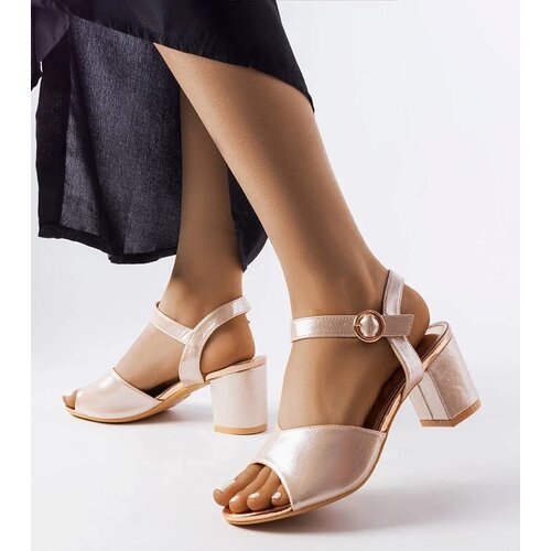 D/CEO Black classic high heels Hyirnar Cene