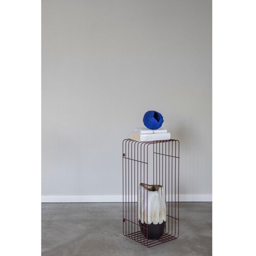 Mette Ditmer Denmark Bordo rdeča večnivojska kovinska polica 70 cm Wire &amp;ndash; Slike