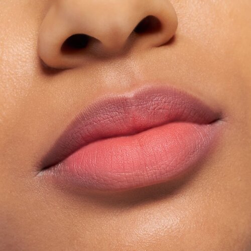 Essence Blur Souffl&amp;eacute; mat tekući ruž za usne nijansa 03 Hot Offline 3.6 ml Slike