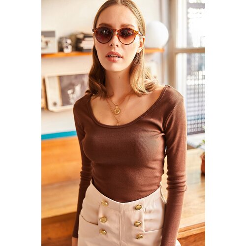 Olalook Women's Bitter Brown Wide Collar Camisole Blouse Cijene